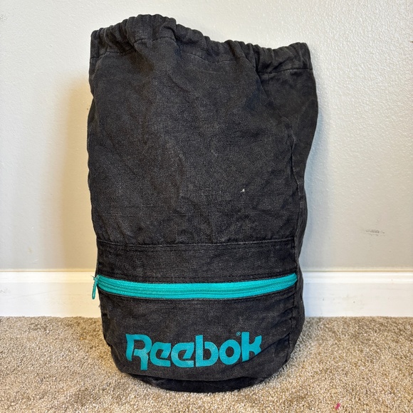 Vintage Reebok Drawstring Backpack - 90s Vibes! - Picture 1 of 10